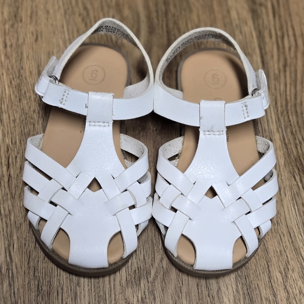 Kids White Sandals Sz 6